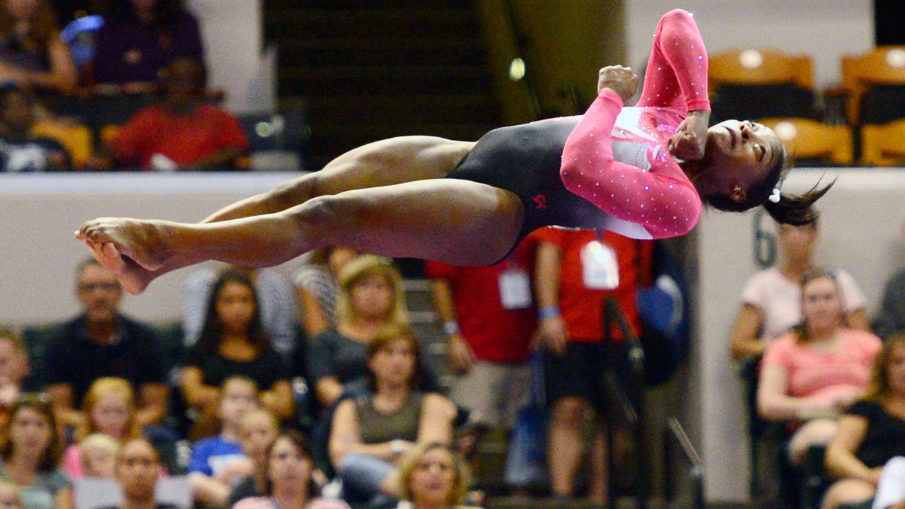 Simone Biles leaves no doubt who's on top with dominant U.S. gymnastics win